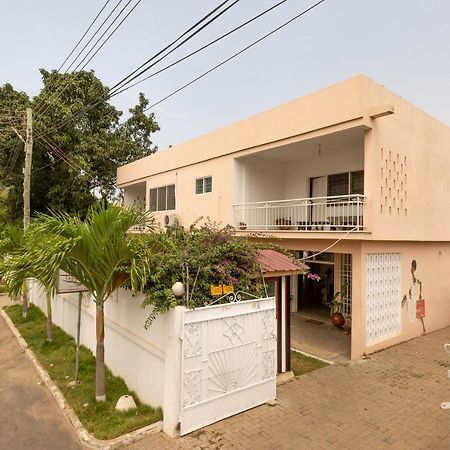 Agoo Hostel (Adults Only) Accra Esterno foto