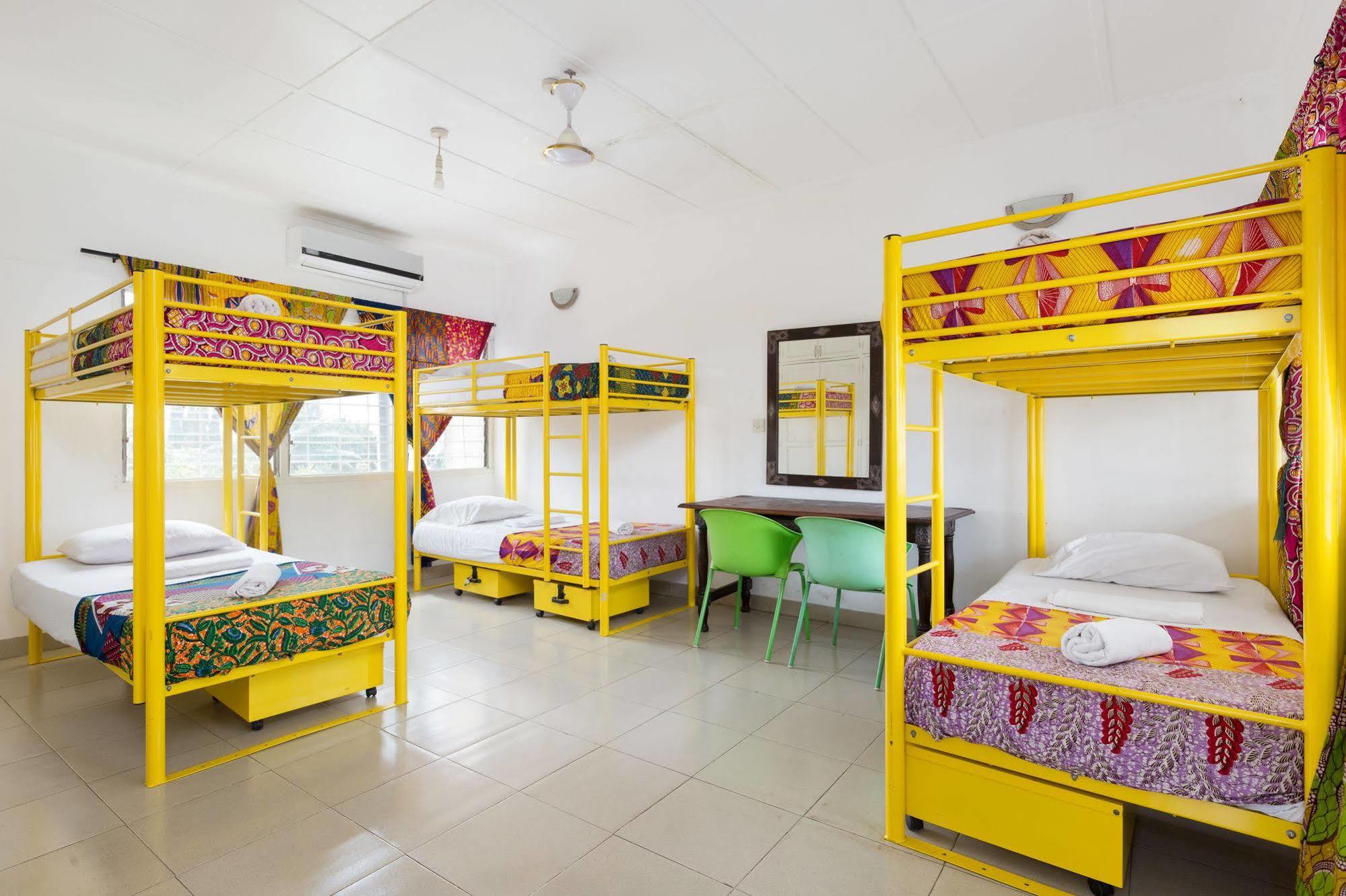 Agoo Hostel (Adults Only) Accra Esterno foto