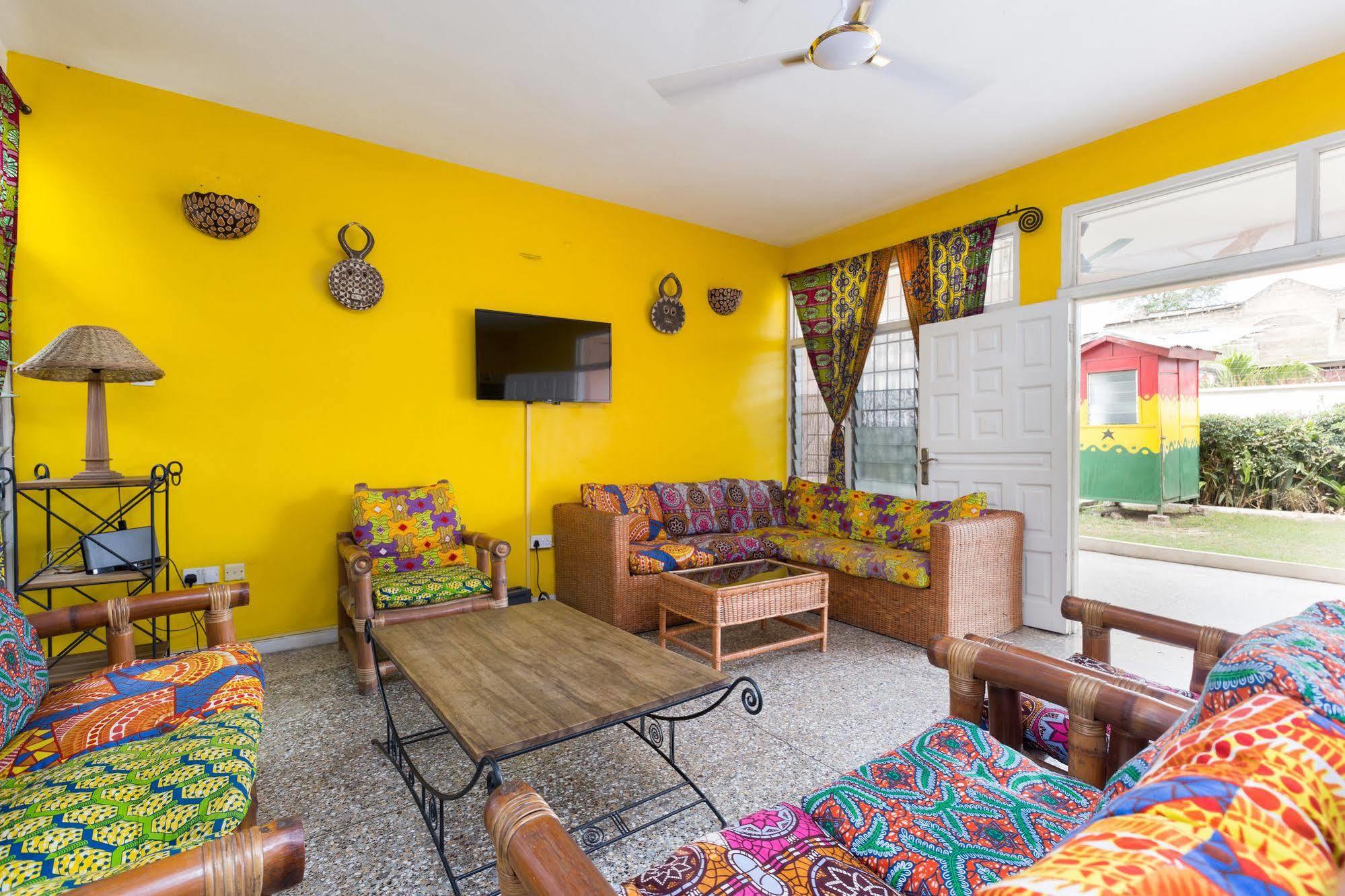 Agoo Hostel (Adults Only) Accra Esterno foto