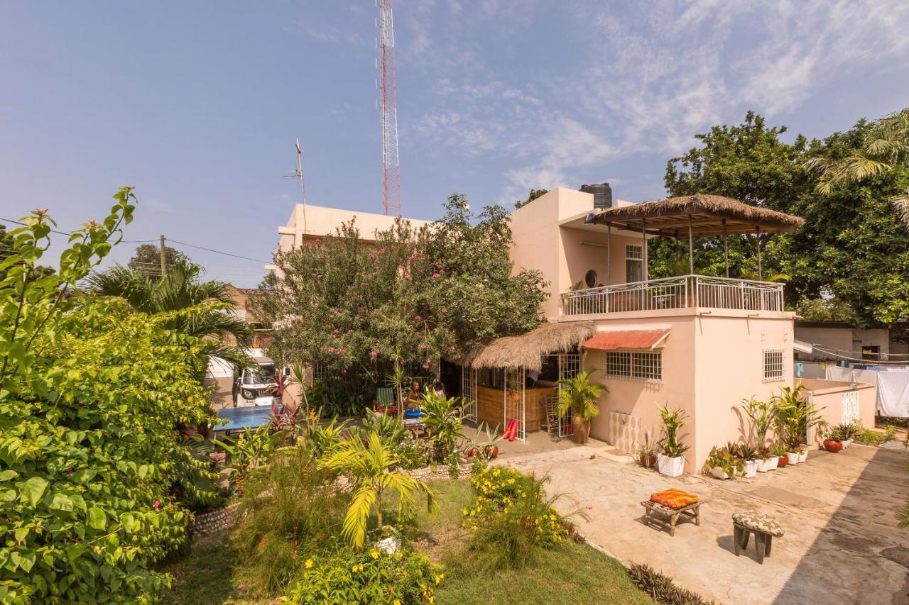 Agoo Hostel (Adults Only) Accra Esterno foto
